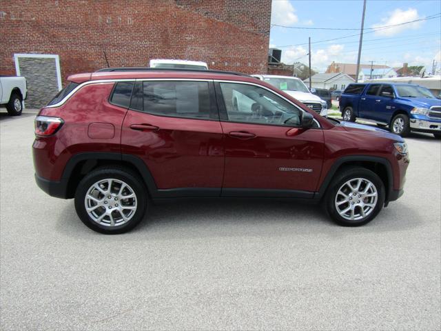 2022 Jeep Compass Latitude Lux 4x4 2022 Jeep Compass Latitude Lux 4x4