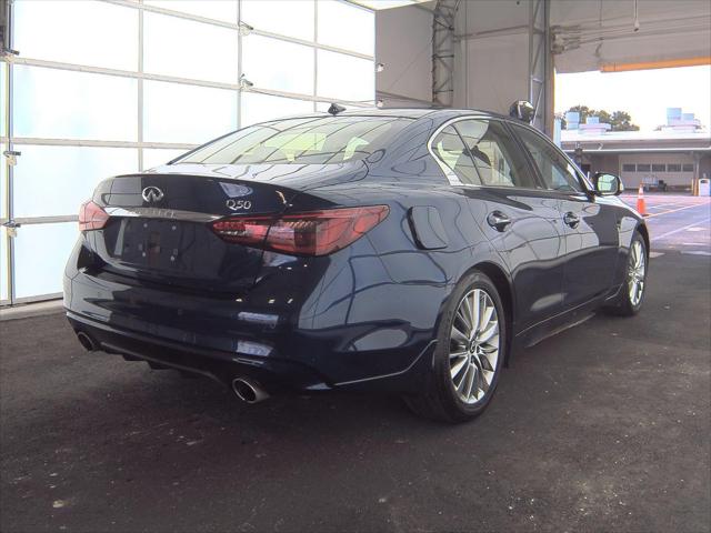 2022 INFINITI Q50 LUXE