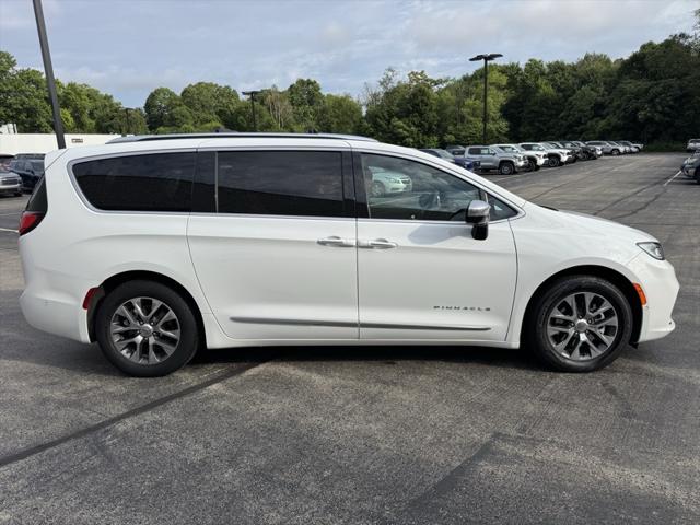 2023 Chrysler Pacifica Hybrid Pinnacle