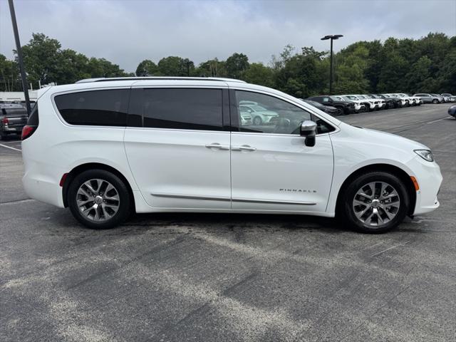 2023 Chrysler Pacifica Hybrid Pinnacle