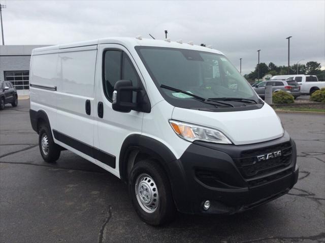 2025 RAM ProMaster 1500 Cargo Van Tradesman Low Roof 136 WB w/Pass Seat