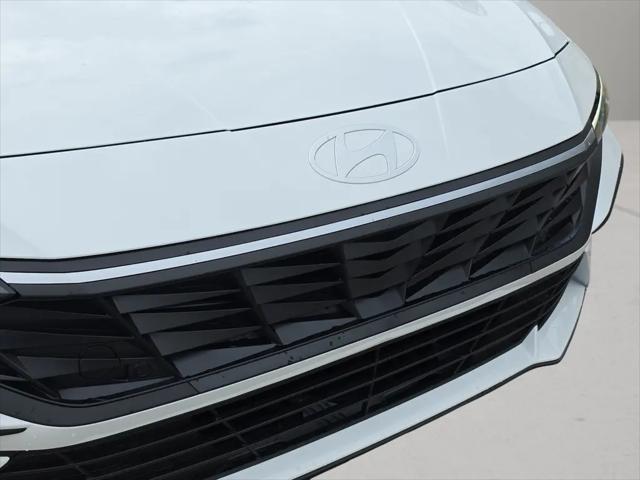 2025 Hyundai Elantra Hybrid SEL Sport