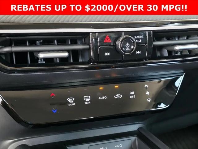 2025 Nissan Kicks SR FWD