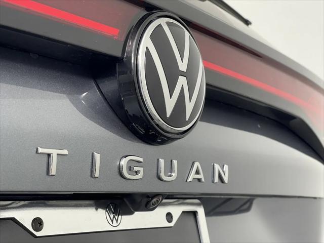 2025 Volkswagen Tiguan 2.0T SE