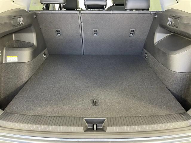 2025 Volkswagen Tiguan 2.0T SE