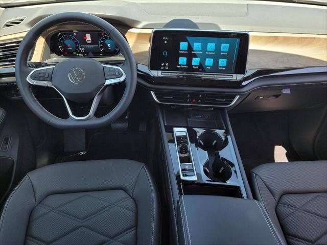 2024 Volkswagen Atlas 2.0T SE w/Technology