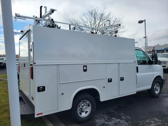 2025 Chevrolet Express Cutaway Work Van