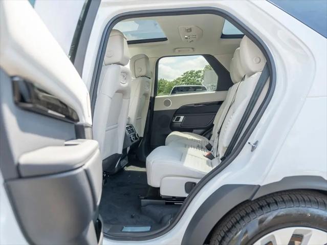 2025 Land Rover Discovery P300 S