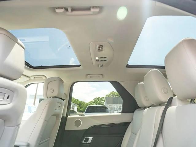2025 Land Rover Discovery P300 S