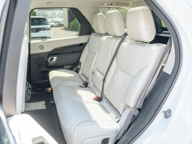 2025 Land Rover Discovery P300 S