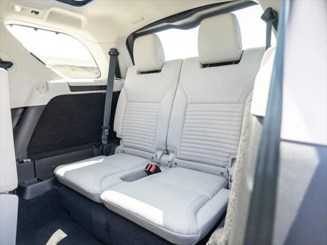 2025 Land Rover Discovery P300 S
