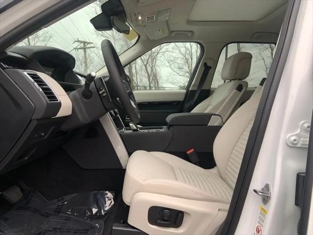 2025 Land Rover Discovery P300 S
