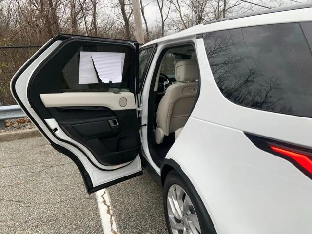 2025 Land Rover Discovery P300 S