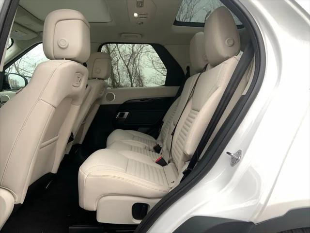 2025 Land Rover Discovery P300 S
