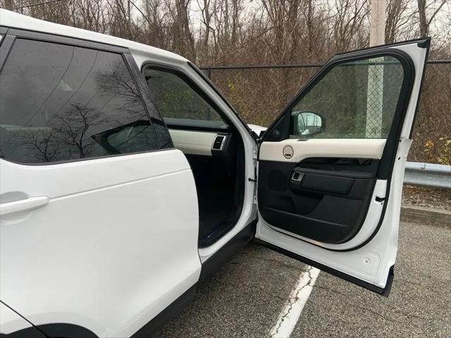 2025 Land Rover Discovery P300 S
