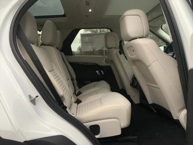 2025 Land Rover Discovery P300 S