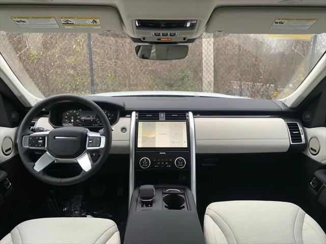 2025 Land Rover Discovery P300 S