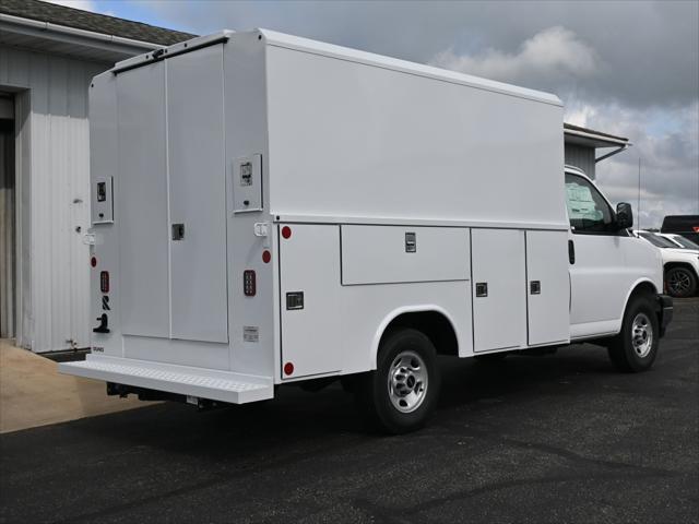 2025 GMC Savana Cutaway Work Van