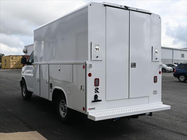 2025 GMC Savana Cutaway Work Van