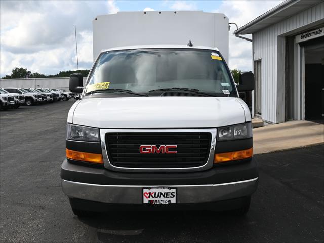 2025 GMC Savana Cutaway Work Van