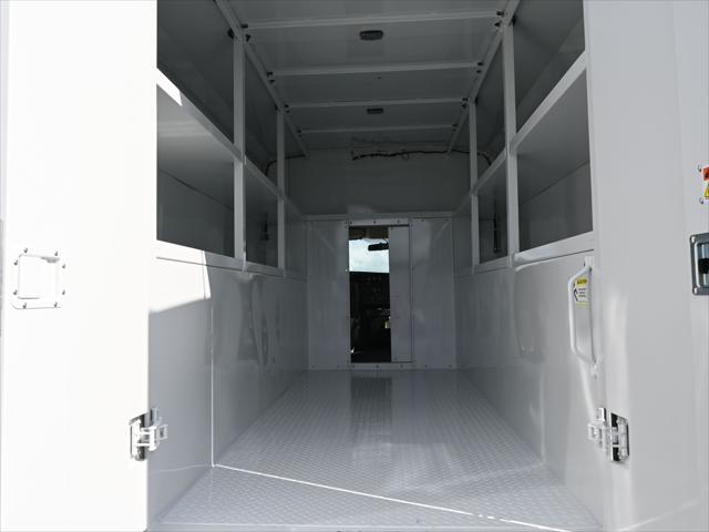 2025 GMC Savana Cutaway Work Van