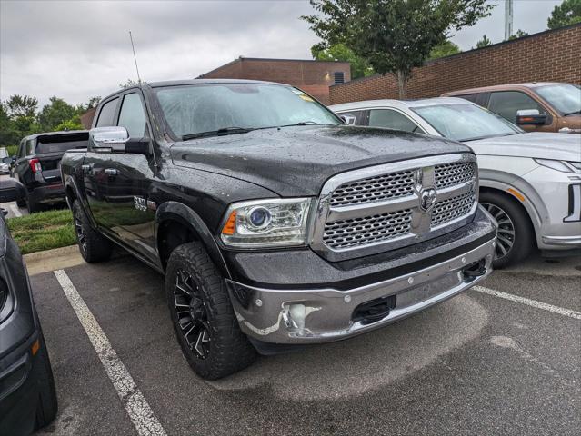 2017 RAM 1500 Laramie Crew Cab 4x4 57 Box