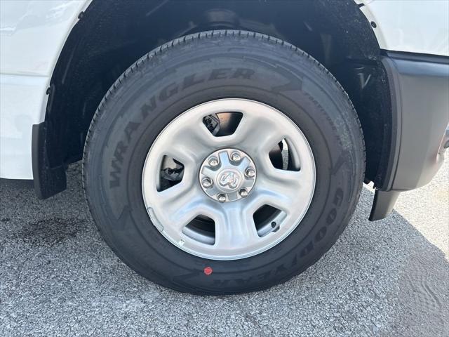 2026 Ram 1500 Tradesman Crew Cab 4x4 5'7" Box