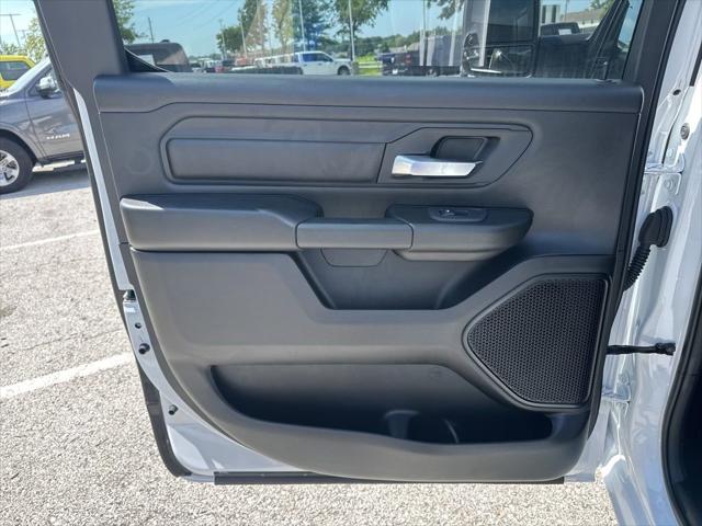 2026 Ram 1500 Tradesman Crew Cab 4x4 5'7" Box