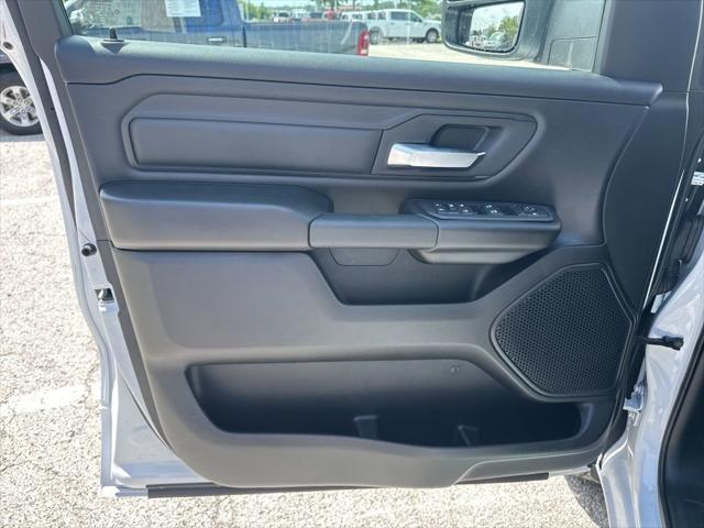 2026 Ram 1500 Tradesman Crew Cab 4x4 5'7" Box