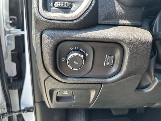 2026 Ram 1500 Tradesman Crew Cab 4x4 5'7" Box