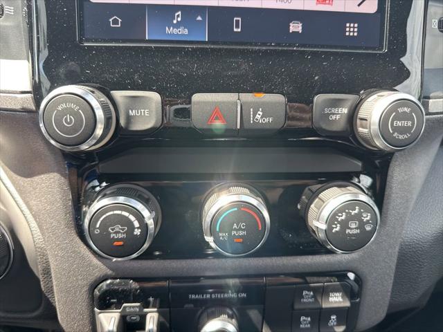 2026 Ram 1500 Tradesman Crew Cab 4x4 5'7" Box
