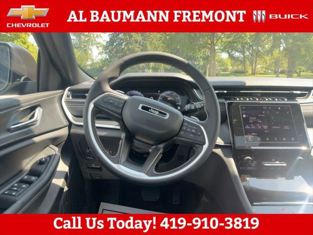 2025 Jeep Grand Cherokee GRAND CHEROKEE L LAREDO X 4X4