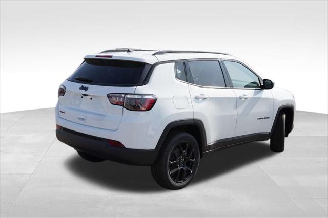 2025 Jeep Compass COMPASS LATITUDE 4X4