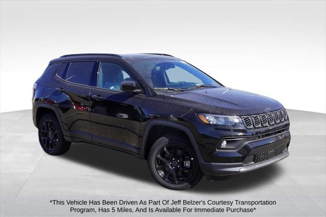 2025 Jeep Compass COMPASS LATITUDE 4X4