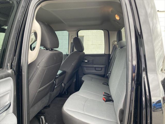 2024 RAM 1500 Classic SLT Quad Cab 4x2 64 Box
