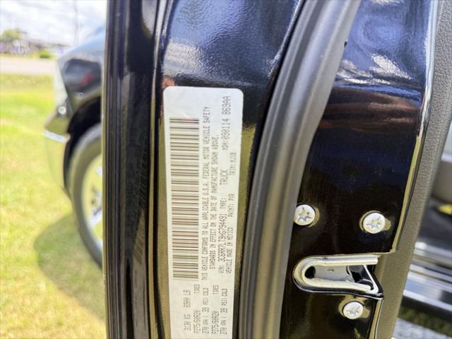 2017 RAM 1500 Big Horn Crew Cab 4x4 57 Box