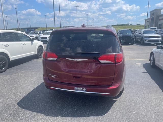 2017 Chrysler Pacifica Touring-L