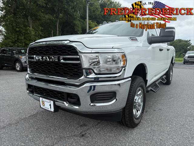 2024 RAM 2500 Tradesman Crew Cab 4x4 64 Box