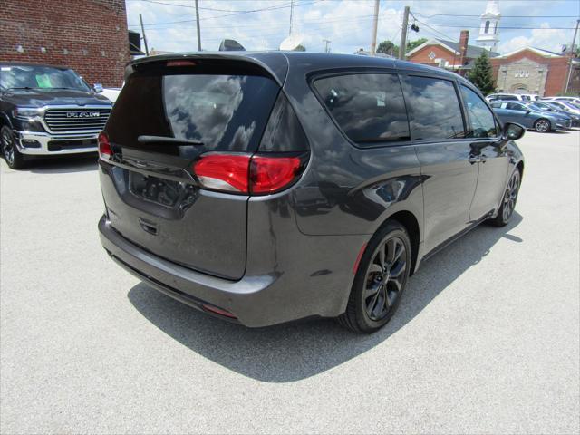 2020 Chrysler Pacifica Touring