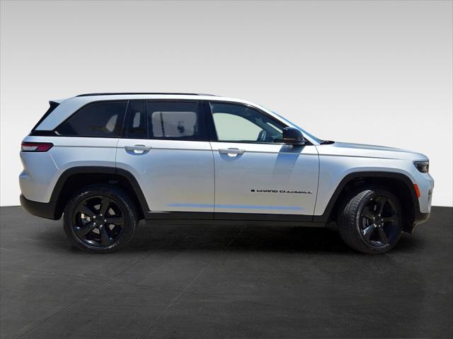 2022 Jeep Grand Cherokee Altitude 4x4