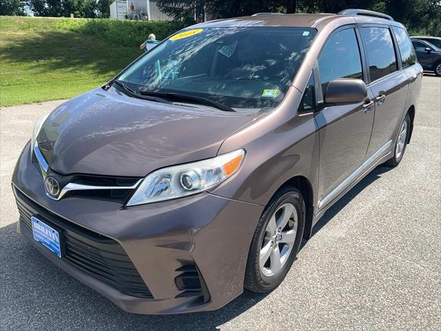 2018 Toyota Sienna LE 7 Passenger
