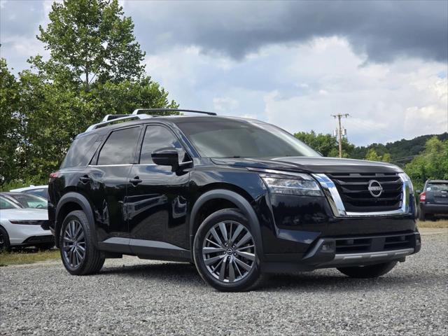 2022 Nissan Pathfinder SL 4WD