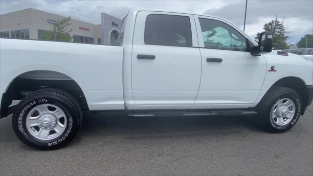 2024 RAM 3500 Tradesman Crew Cab 4x4 64 Box