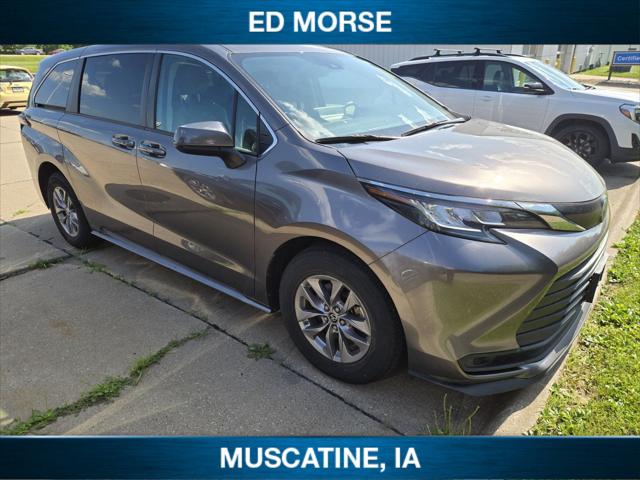 2022 Toyota Sienna LE