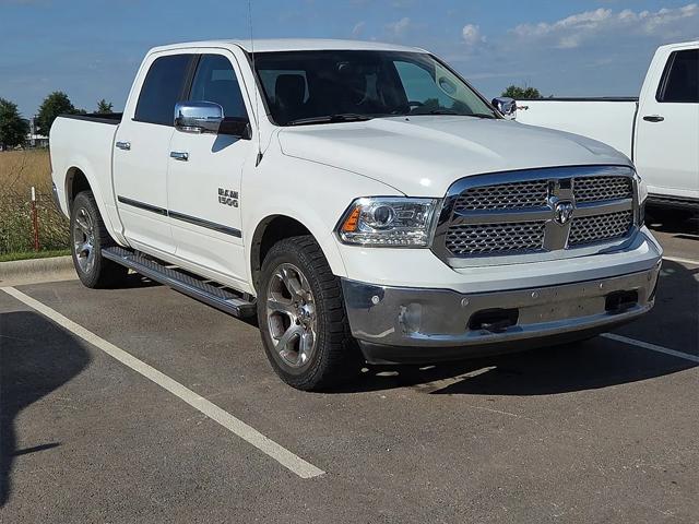 2017 RAM 1500 Laramie Crew Cab 4x4 57 Box