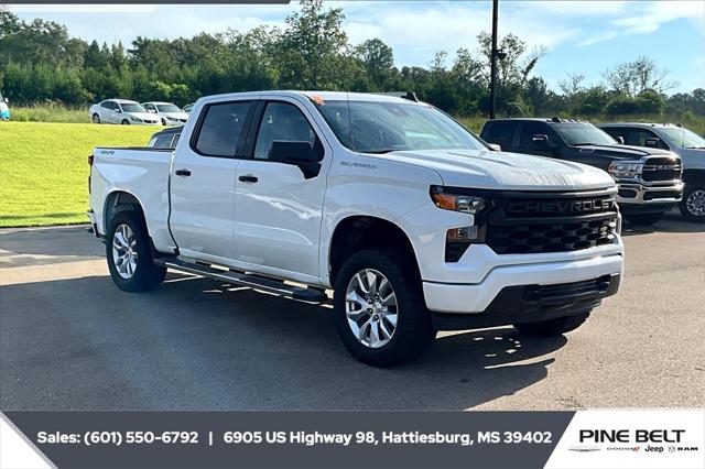 2023 Chevrolet Silverado 1500 4WD Crew Cab Short Bed Custom