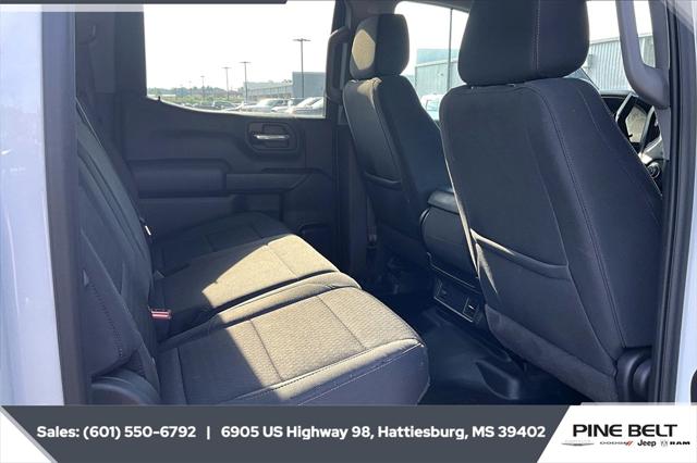 2023 Chevrolet Silverado 1500 4WD Crew Cab Short Bed Custom