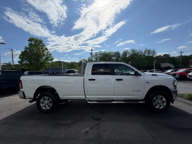 2022 Ram 3500 Big Horn Crew Cab 4x4 8' Box
