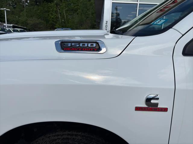 2022 Ram 3500 Big Horn Crew Cab 4x4 8' Box