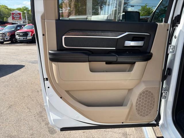 2022 Ram 3500 Big Horn Crew Cab 4x4 8' Box